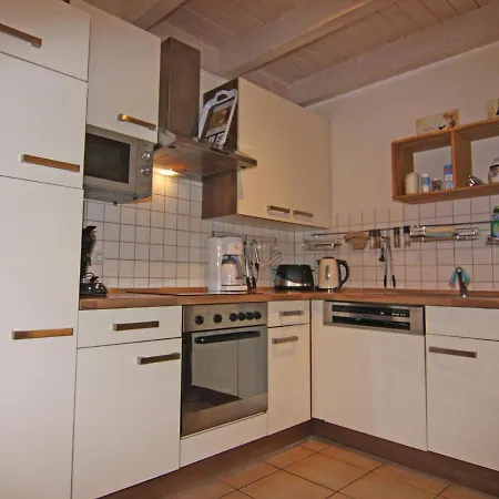 Casa de Férias Doppelhaushaelfte Bernsteinhaus I, *