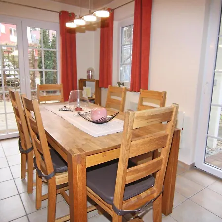 Casa de Férias Doppelhaushaelfte Bernsteinhaus I,