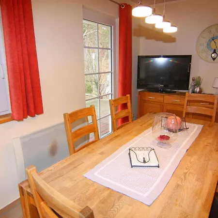 Casa de Férias Doppelhaushaelfte Bernsteinhaus I,