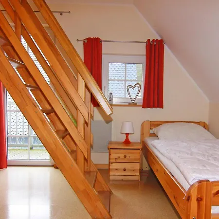 Casa de Férias Doppelhaushaelfte Bernsteinhaus I, Trassenheide