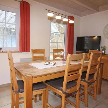 Doppelhaushaelfte Bernsteinhaus I, * Trassenheide